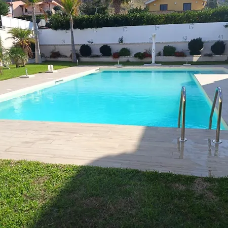 Private Villa, Sun & Pool Villa